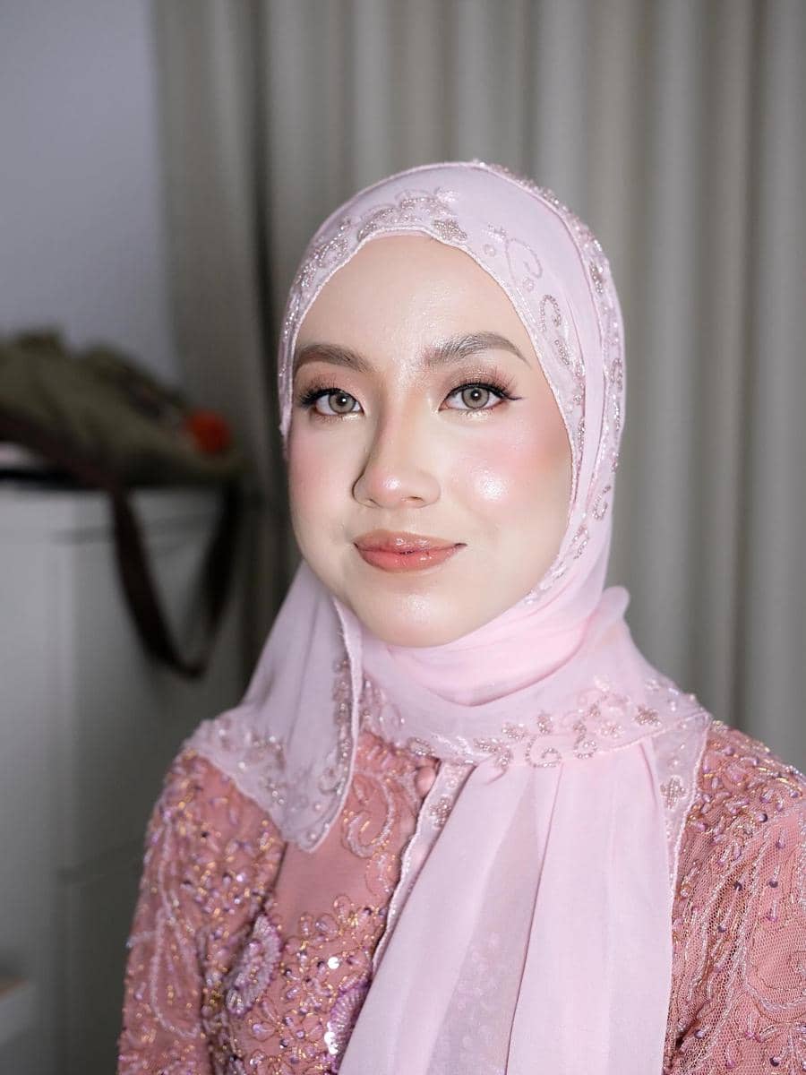 makeup wisuda Korean look