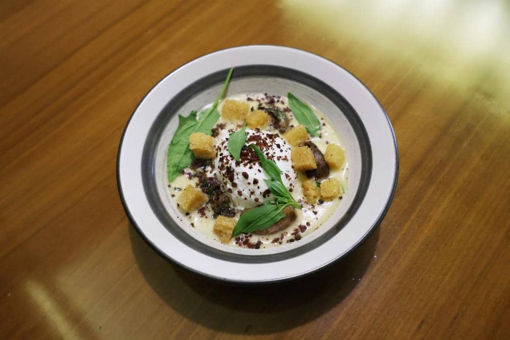 Œuf Mollet crème de Chaource au champagne & champignons - 02.jpg