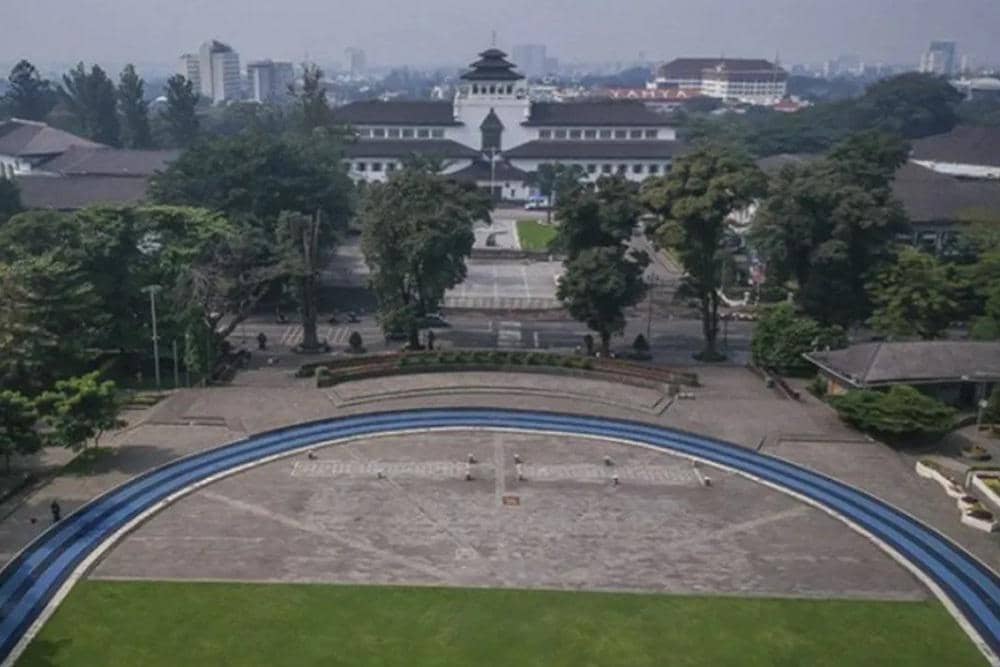 Lapangan Gasibu.jpg