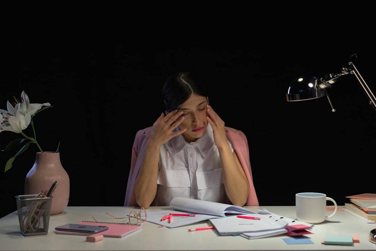 ilustrasi kerja lembur