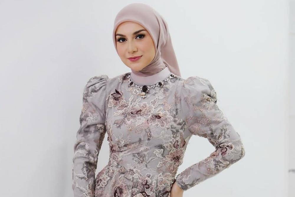 Infotainment Awards for @sctv ✨Wearing @ayudyahandari Make up by @victoria_makeupatelier Hijab d.jpg