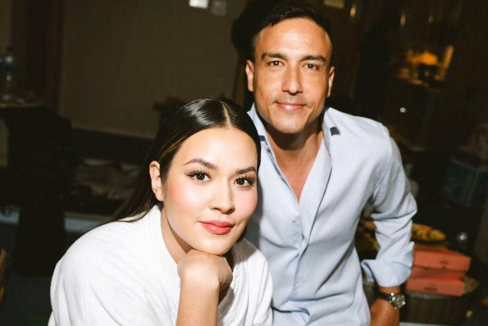 Perbandingan Keluarga Raisa dan Hamish Daud