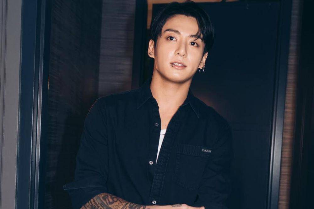 Jungkook BTS. (instagram.com/calvinklein | bts.bighitofficial)
