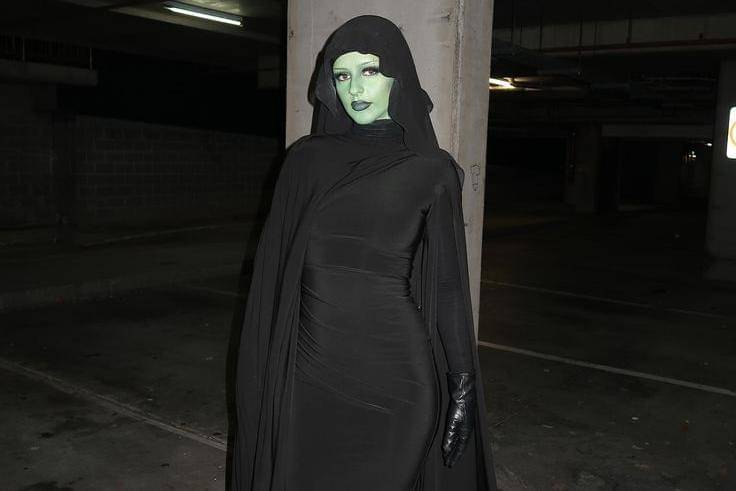 kostum Halloween wanita hijab