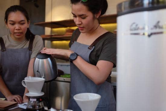 Bisnis kedai kopi Titik Temu