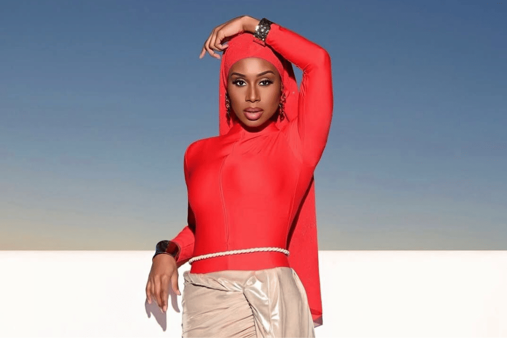 instagram.com/dontcallmemona