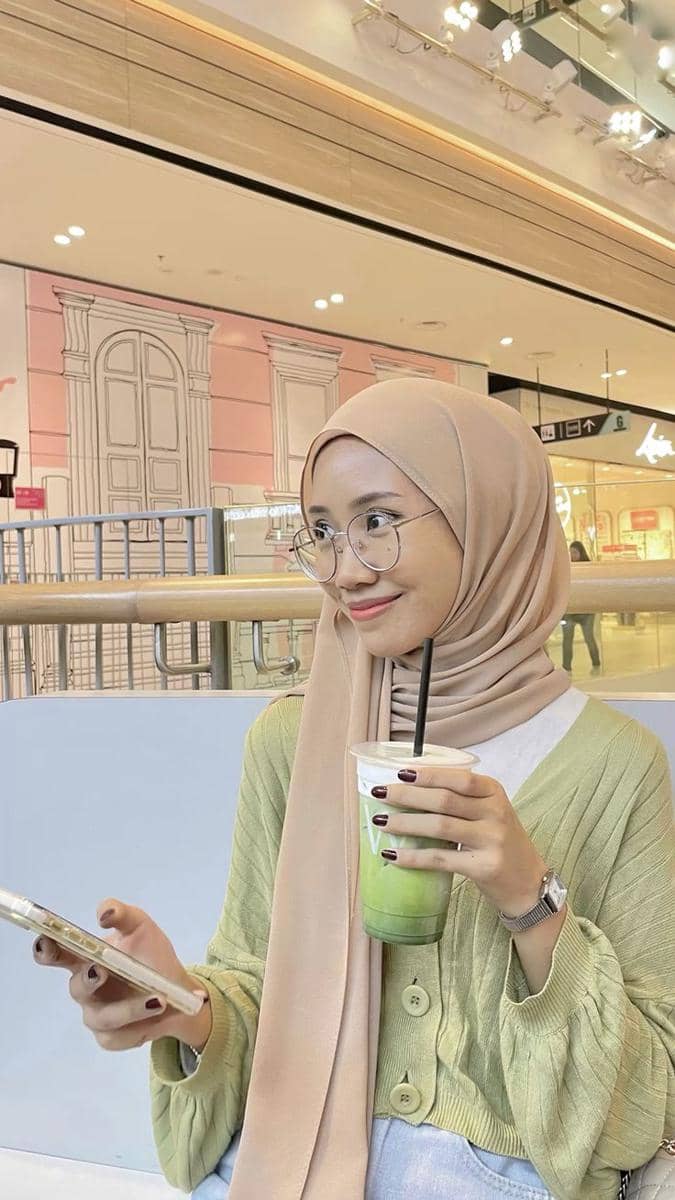 baju sage cocok dengan jilbab warna apa