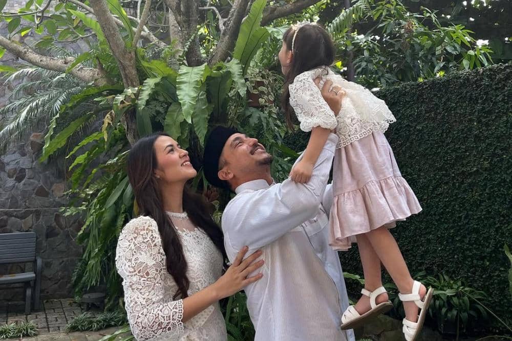 Mandatory lebaran pic. Maaf lahir batin semuanyaaa @hamishdw.jpg