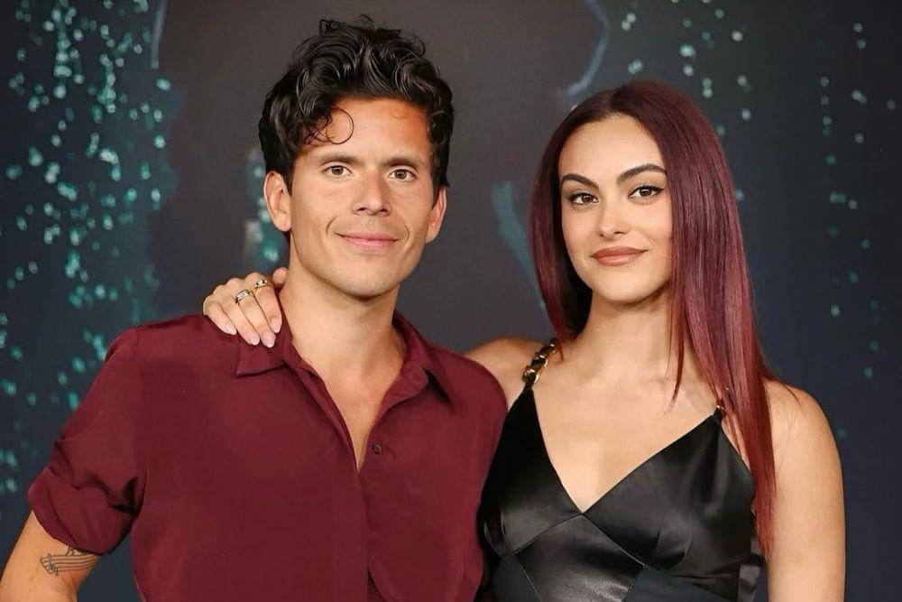 Fakta Pertunangan Camila Mendes dan Rudy Mancus