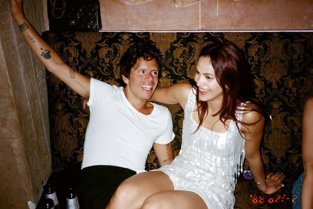 Fakta Pertunangan Camila Mendes dan Rudy Mancus