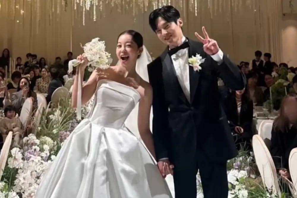 6 siblings menghadiri acara pernikahan Kim Ga Eun & Yoon SunWoo... 😍🥹akhirnya liat mereka kum.jpg