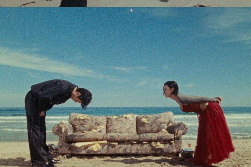 Lirik dan Makna Lagu Hwasa “Good Goodbye”