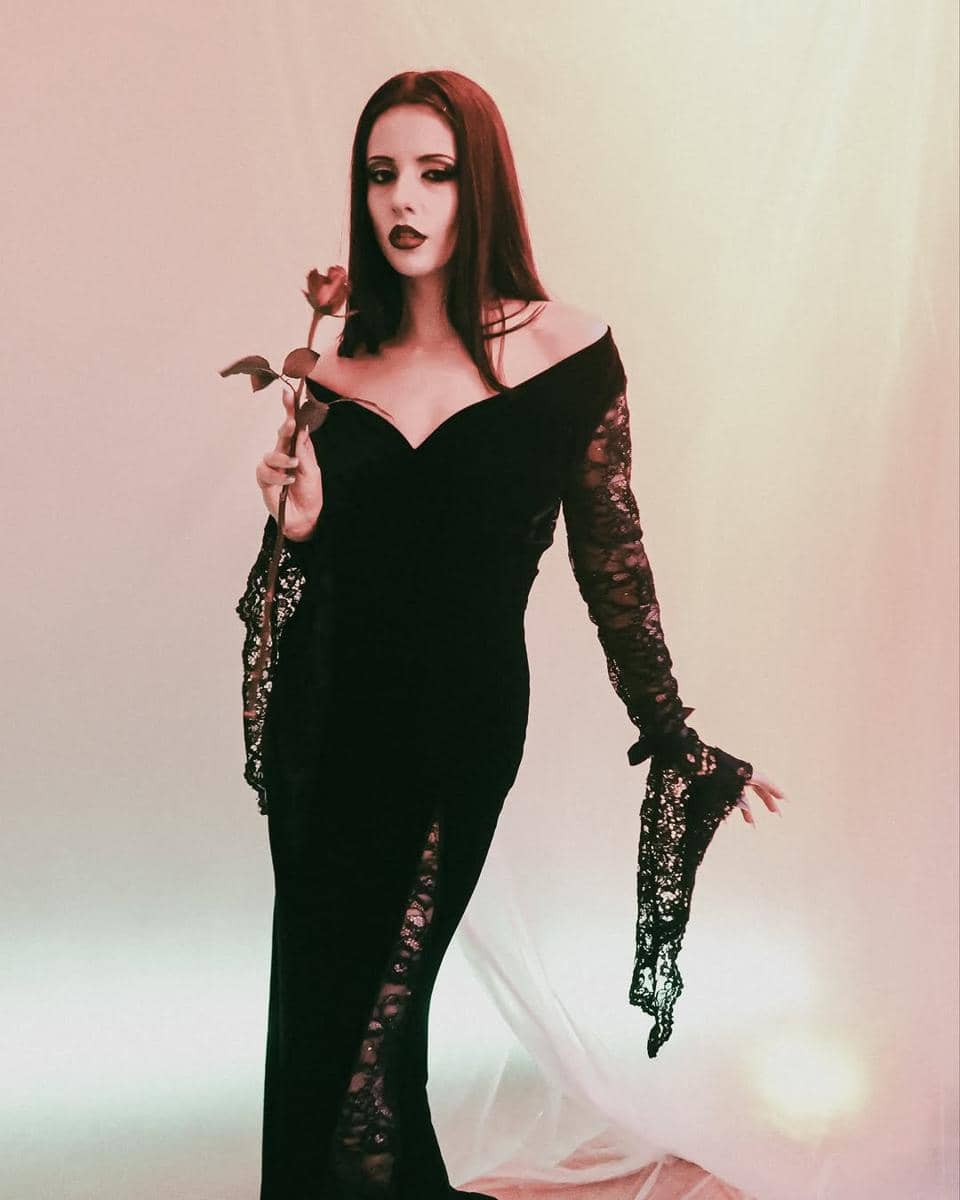 Kostum Halloween ala Charlotte Roberts