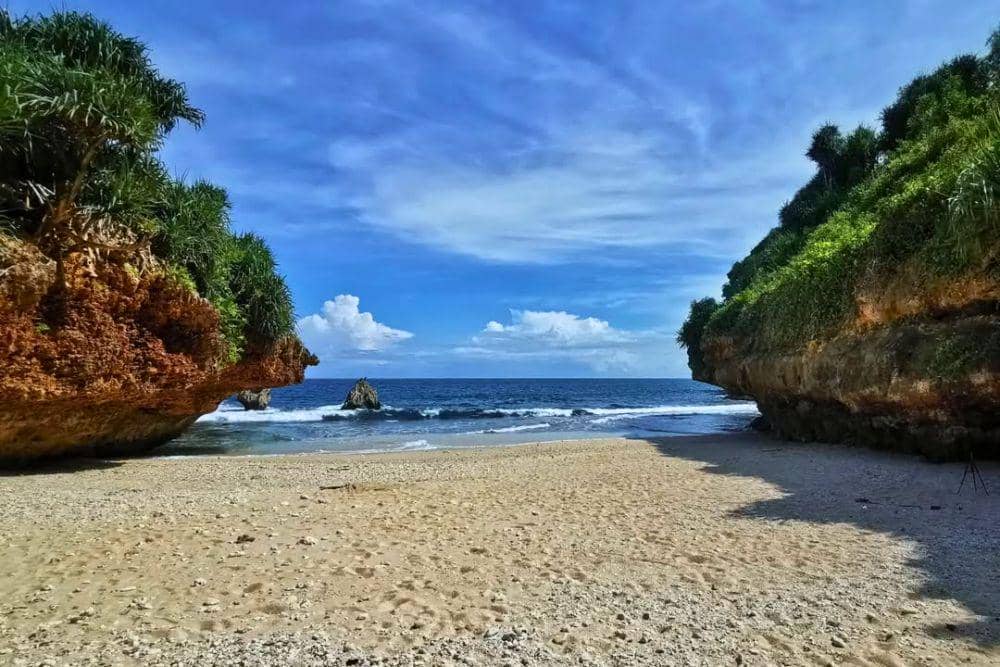 Pantai Srakung, Gunungkidul. (instagram.com/trianto_fto)