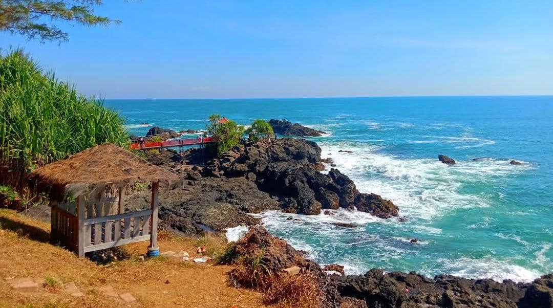 tempat wisata kebumen - pantai Menganti