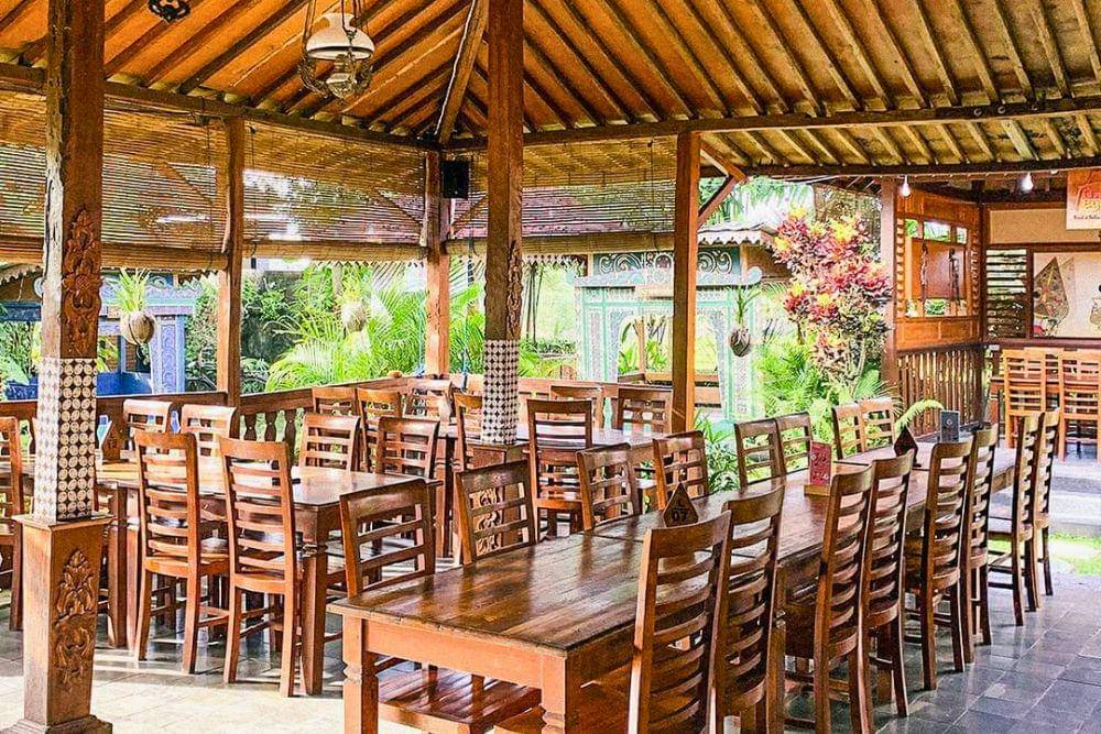 Tempat makan di Omah Eyang Resto, Klaten. (instagram.com/omaheyang_resto)