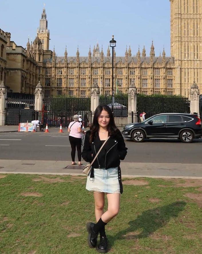 instagram.com/vivian.indrawaty