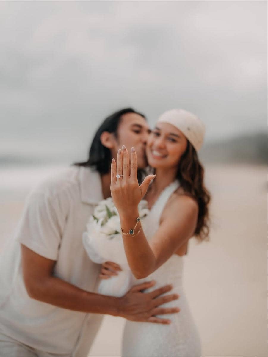 Hana Malasan Akan menikah dengan Sean Gelael