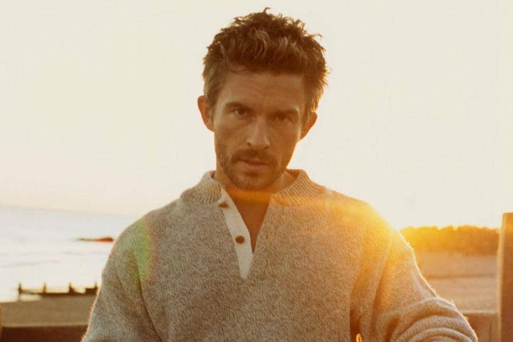 Fakta Asmara Jonathan Bailey