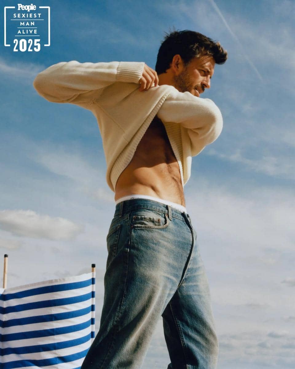 Jonathan Bailey 5.jpg