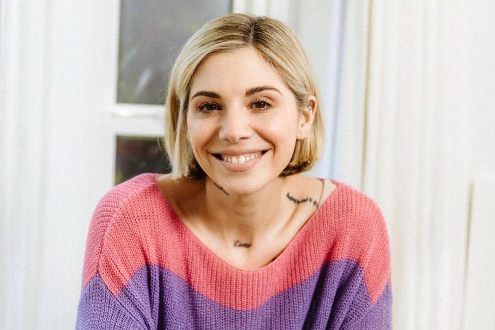 Christina Perri dan Paul Costabile Cerai