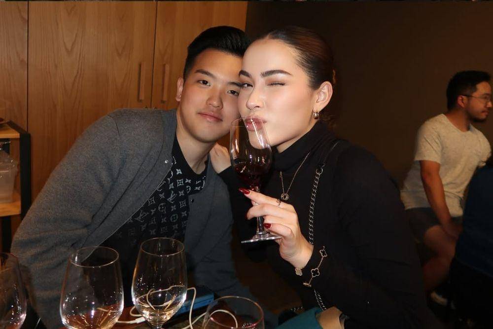 Gaya Pacaran Nicole Parham dan Kekasih