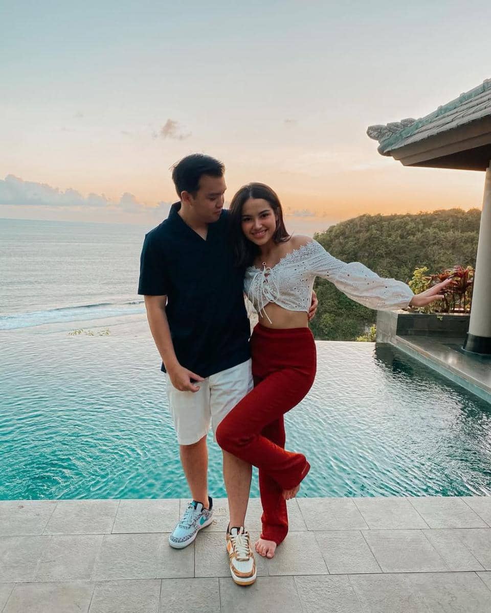 Gaya Pacaran Nicole Parham dan Kekasih