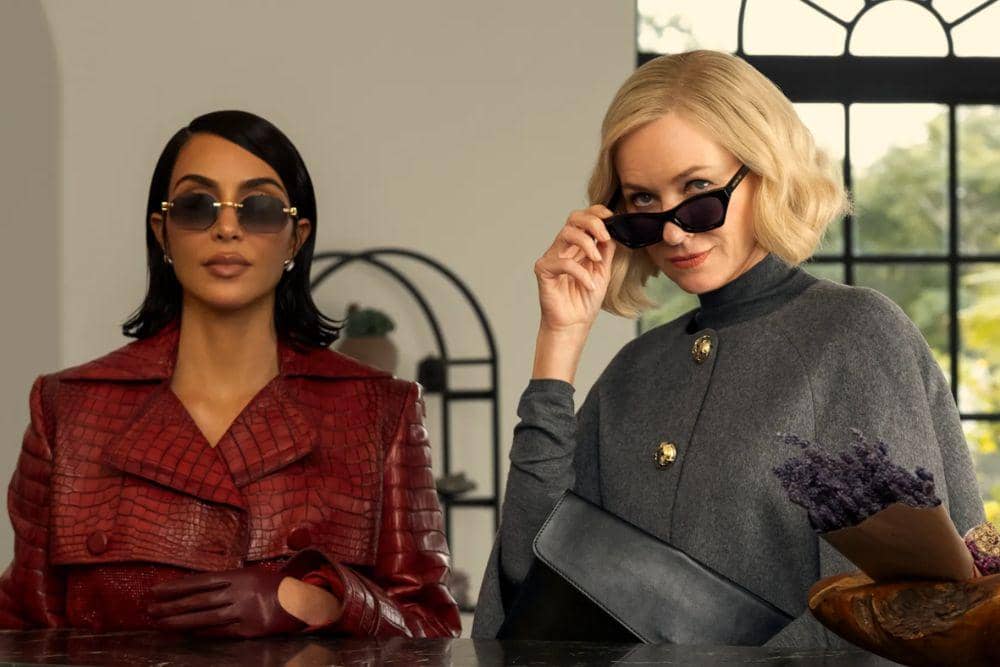 Potongan adegan dari serial All's Fair. (hollywoodreporter.com)