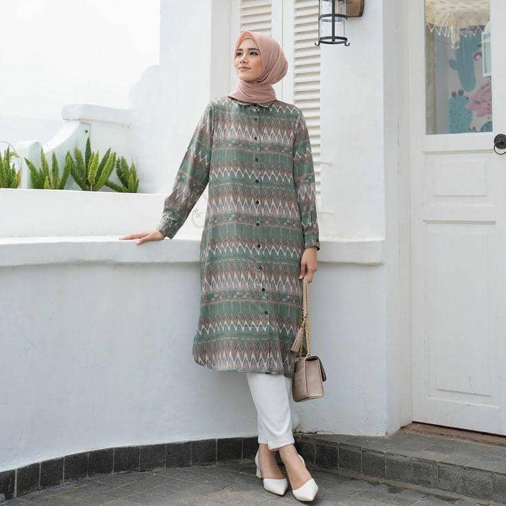 perbedaan abaya dan tunik