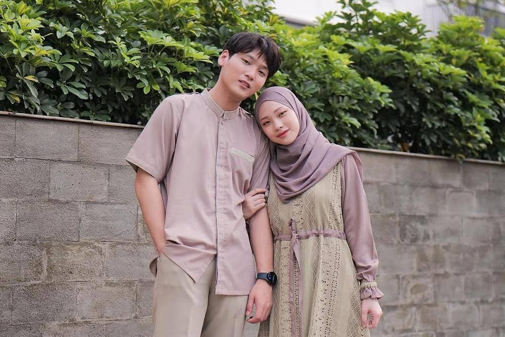 Jangan tanya junho nya dimana, ini junho yg fotoin😋——Set couple by @gamishijabterbaru_riskirich.jpg