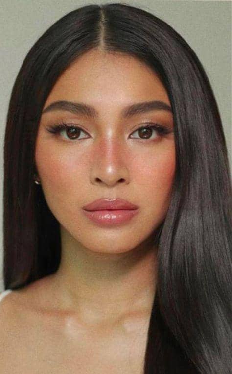 inspirasi makeup wisuda untuk kulit sawo matang