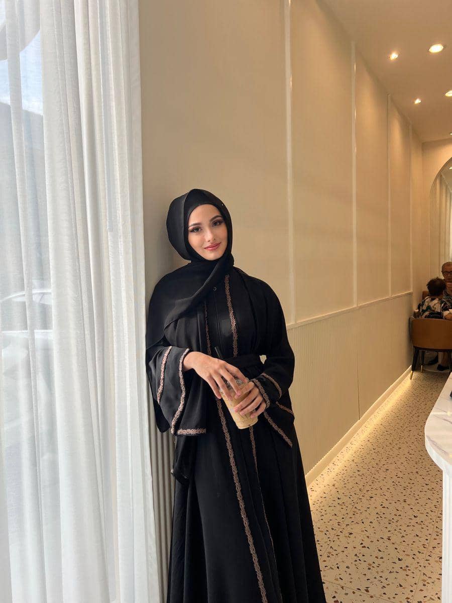 Abaya Arab