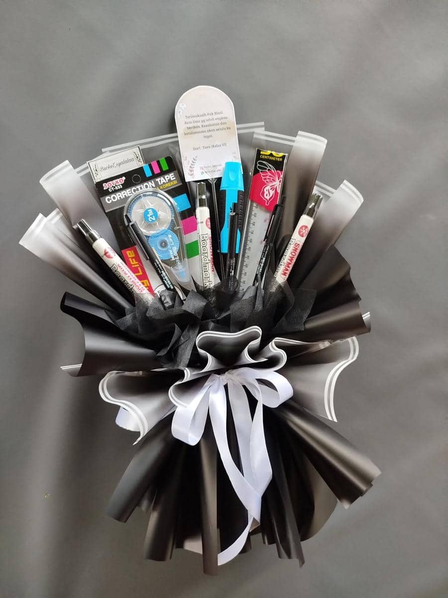 kado Hari Guru laki-laki