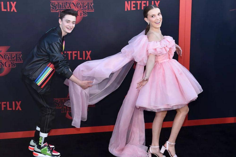 Fakta Persahabatan Millie Bobby Brown dan Noah Schnapp