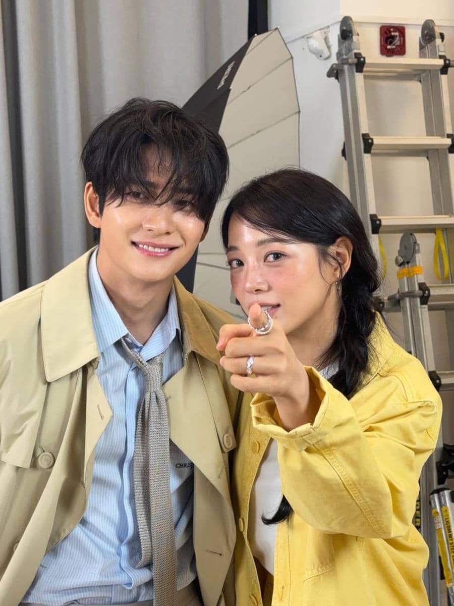 Potret Kedekatan Kang Tae Oh dan Kim Se Jeong