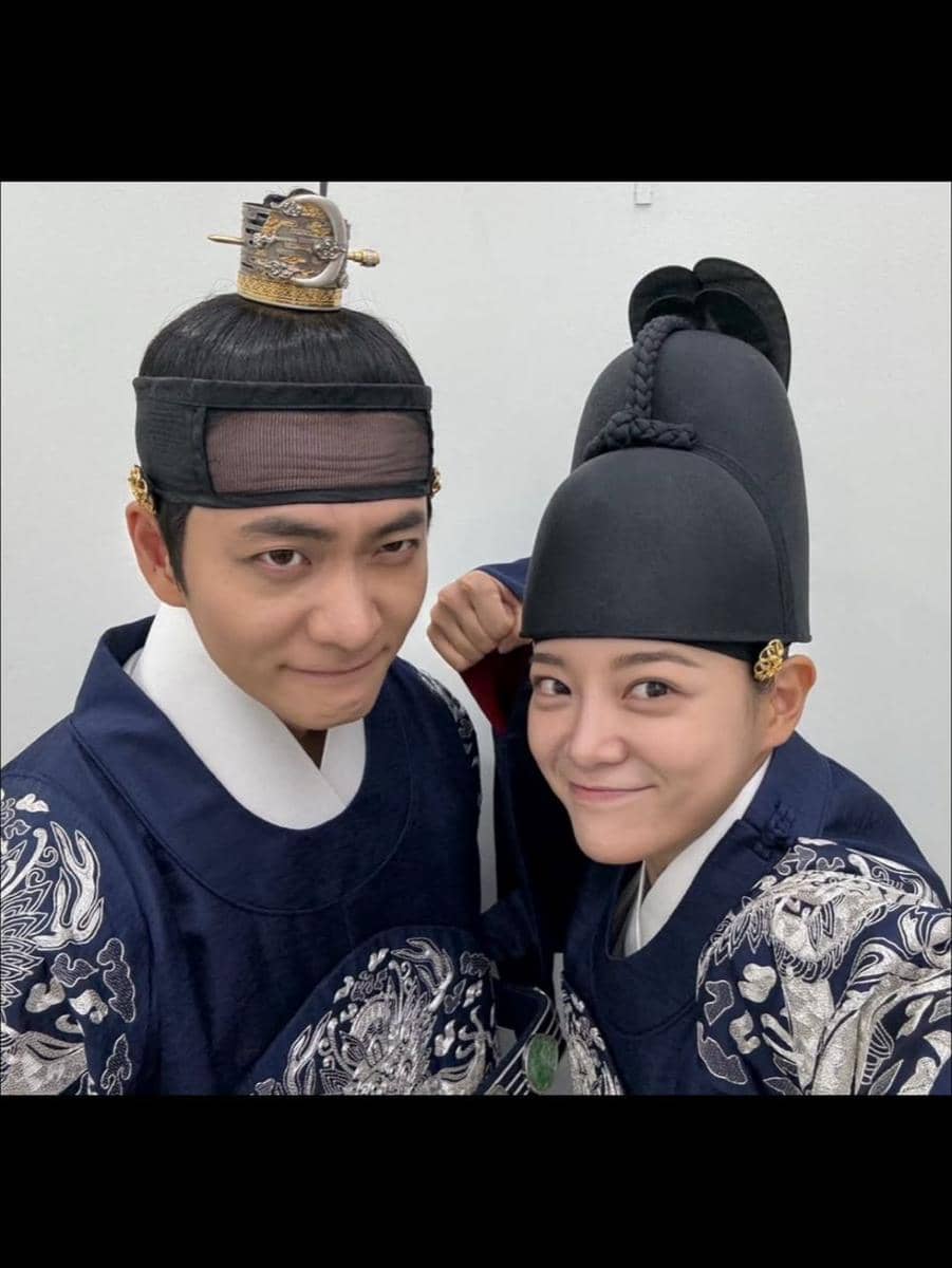 Potret Kedekatan Kang Tae Oh dan Kim Se Jeong