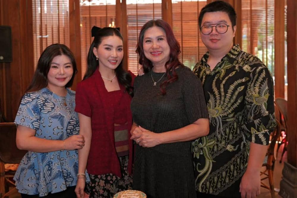 Ulang tahun kali ini berbeda, hati terasa berbeda karena tak ada yeye yang pasti selalu paling .jpg