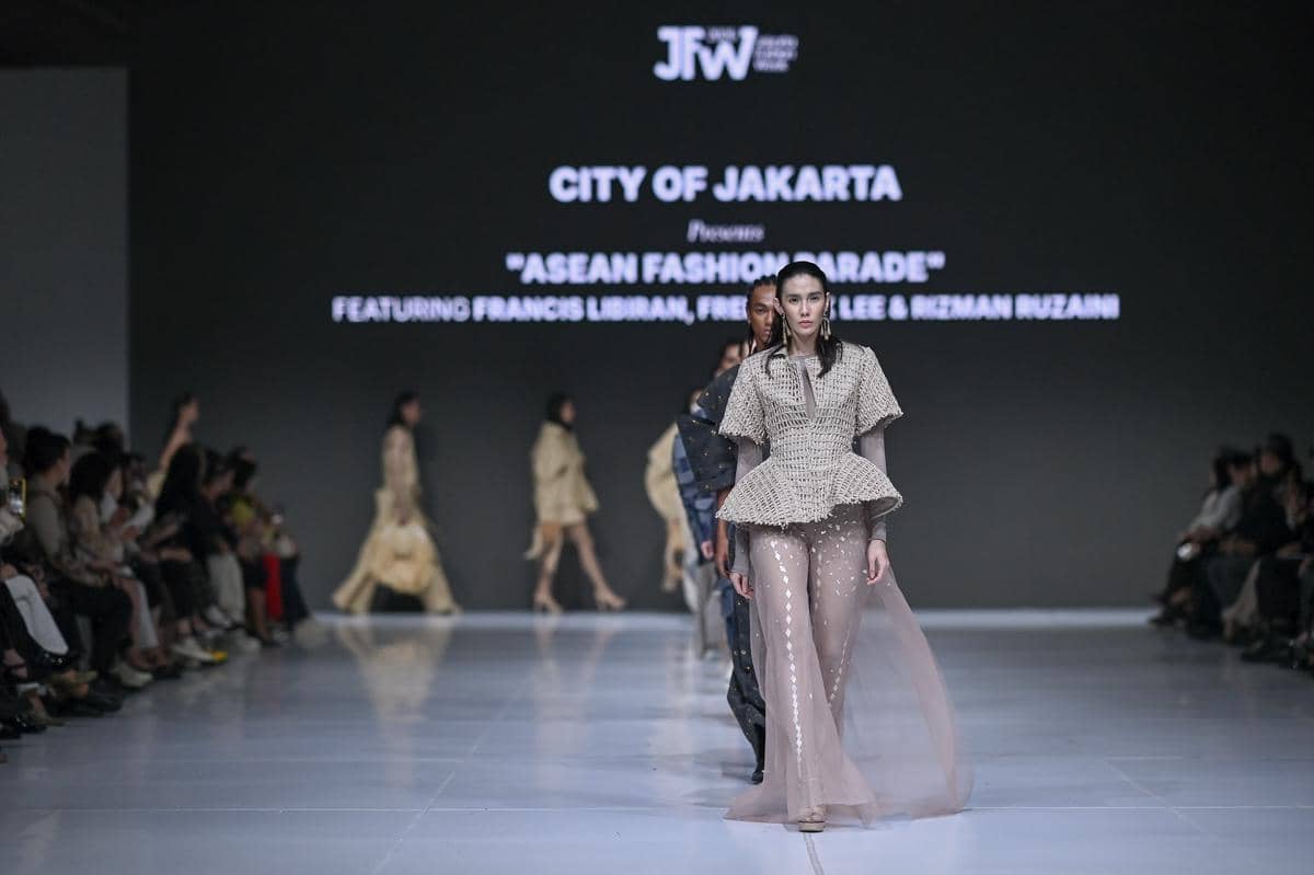 Francis Libiran Parade.jpg