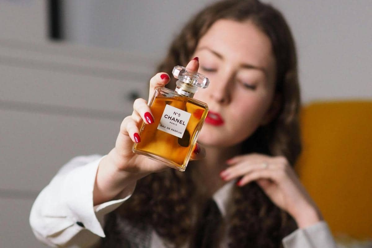 [QUIZ] Dari Wangi Parfum Favorit, Kami Tahu Sisi Unikmu