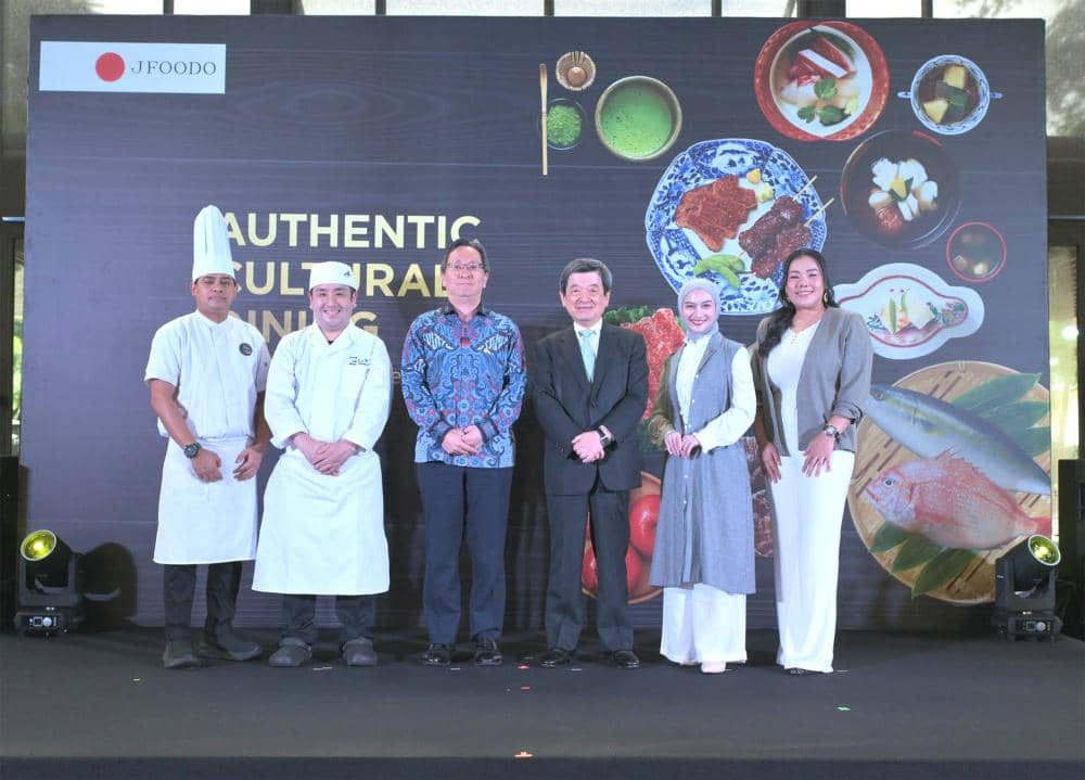 Photo Session (Chef Reiyan, Chef Kurisu, Mitsuri Myochin (EMBASSY), Kobayashi (JFOODO), Melody, Aiko.jpg