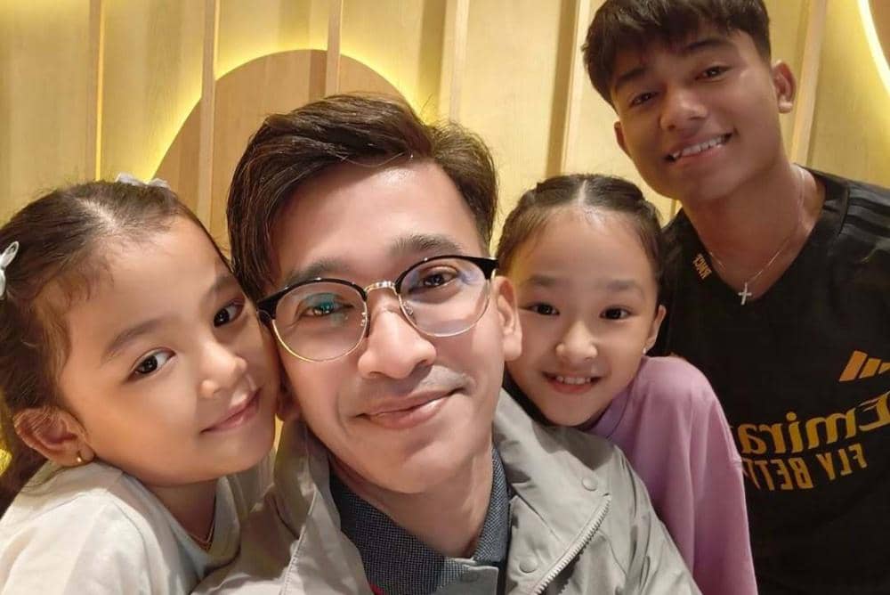 Jangan geser sampai akhir ya 😂😂#throwbackrubenandkids #throwbackrubenfamily.jpg