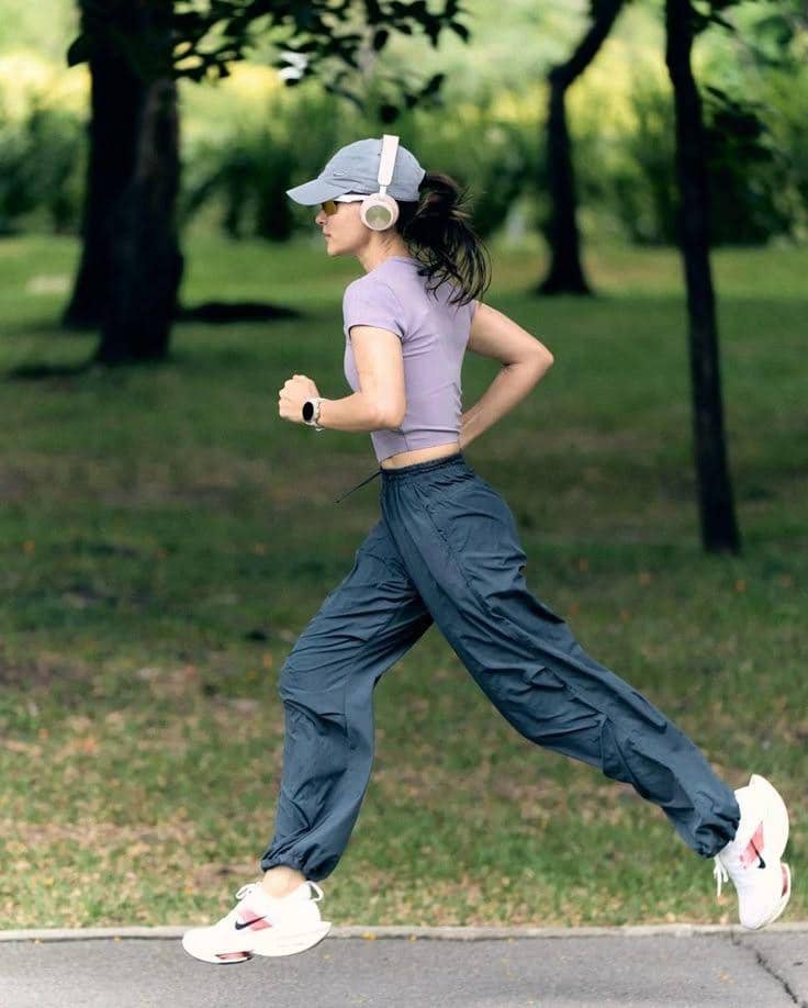 Track pants dan kaus