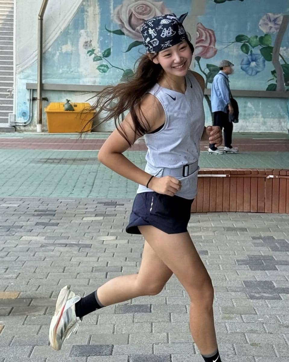 Moth Tech T-Shirt dan Celana Pendek