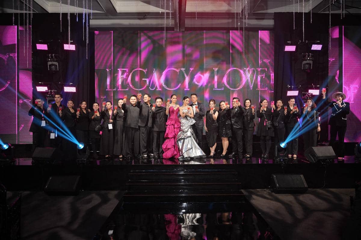 Passion Jewelry 20th Anniversary Celebration Toast.jpg