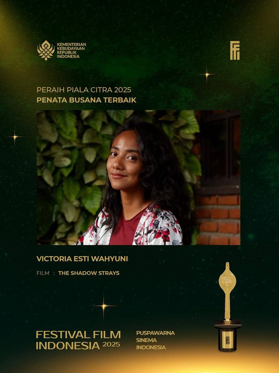 Piala Citra FFI 2025 kategori Penata Busana Terbaik diberikan kepada Victoria Esti Wahyuni untuk film The Shadow Strays.