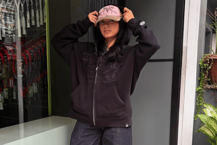 Cover Outfit Hujan Traveling - instagram.comilimaaa_ .png