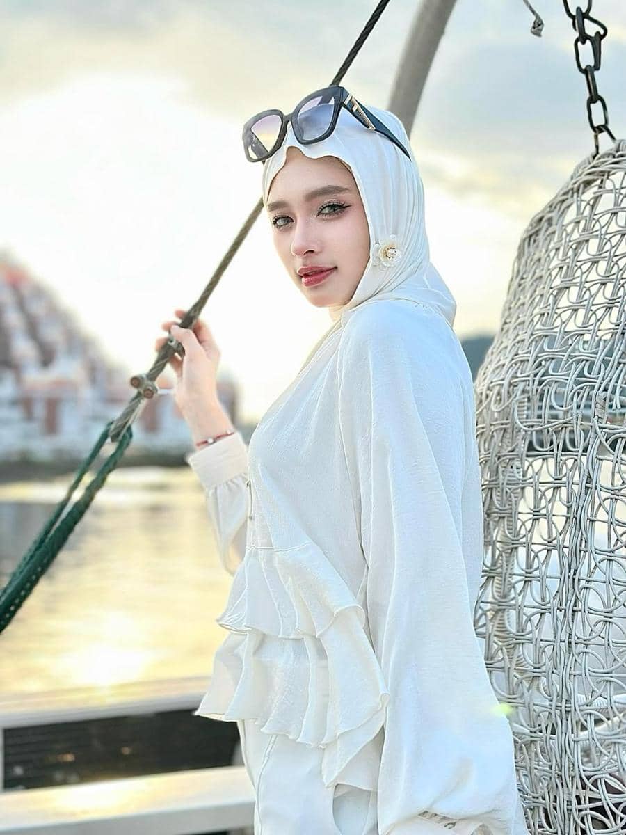 Aktivitas bisnis dan keterlibatan sosial