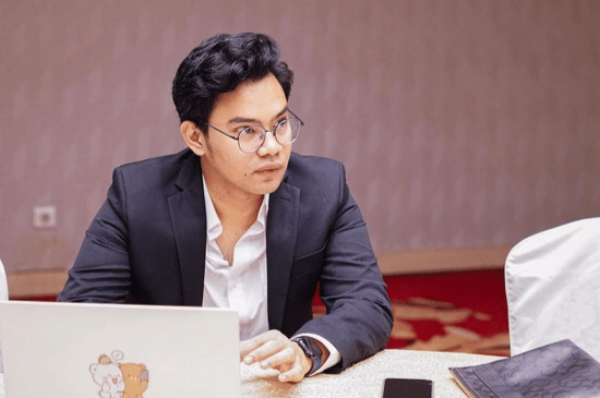 Perjalanan karier dan dunia bisnis