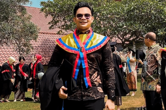 Latar belakang dan pendidikan Insanul Fahmi