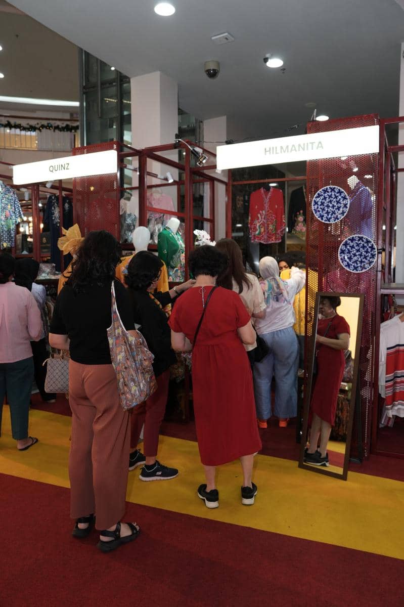 Niwasana Booth Interaction (2).jpg